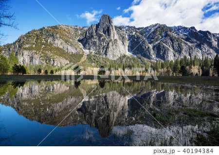 Early spring in Yosemite 40194384
