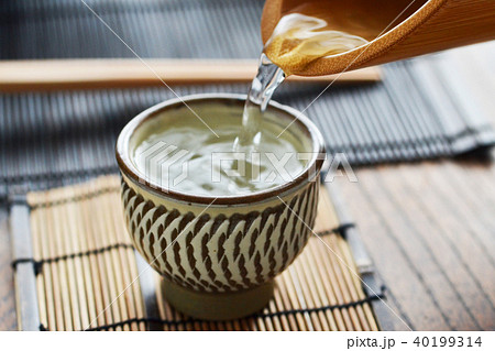 竹徳利と小鹿田焼で晩酌 40199314