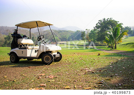 Golf car on the golf course 40199873