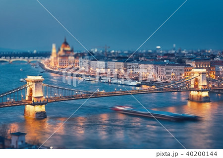 Budapest at twilight 40200144