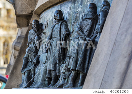 Elements of the monument to Columbus in Barcelona  40201206