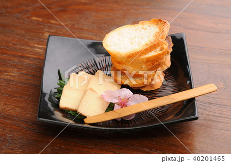 和風のフランスパンとチーズ 40201465
