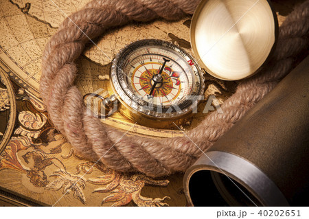 Golden Compass, navigation equipment 40202651