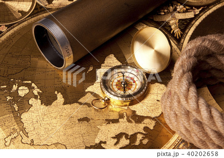 Golden Compass, navigation equipment 40202658