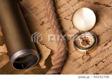 Golden Compass, navigation equipment 40202706