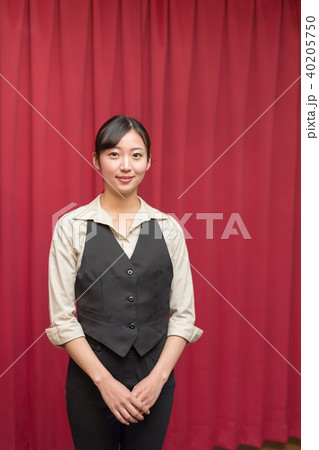 カジノイメージ 女性ディーラー 40205750