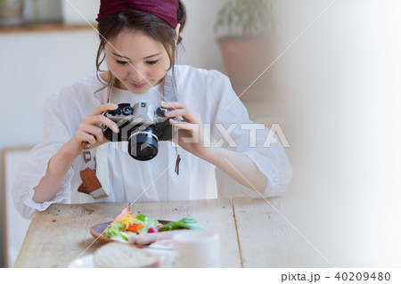 若い女性、ポートレート、スマホ、カメラ女子 40209480