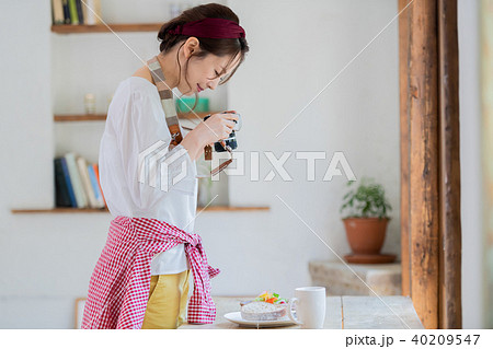 若い女性、ポートレート、スマホ、カメラ女子 若い女性、ポートレート、スマホ、カメラ女子 40209547