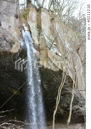 冬の棚下不動滝 40211216