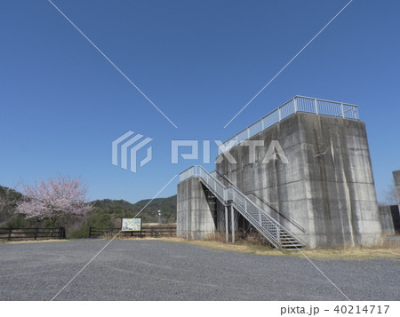 小里川ダム展望公園の展望台 ( 2018年3月 岐阜県瑞浪市 ) 40214717