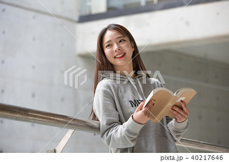 本 笑顔 微笑 40217646