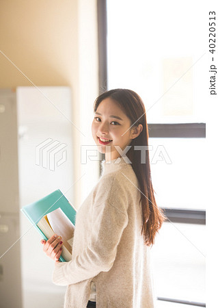 大学生 東洋人 20代 40220513