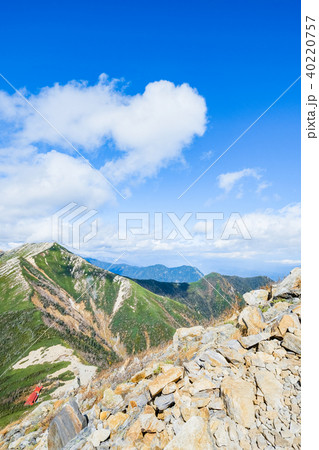秋の常念岳登山(常念乗越と横通岳) 秋の常念岳登山(常念乗越と横通岳) 40220757