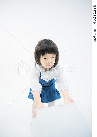 女の子 幼児 かわいい 40221239
