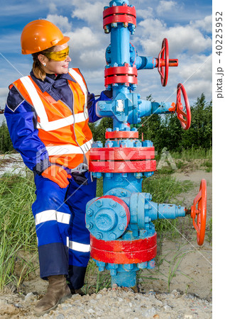Woman worker in the oilfield 40225952