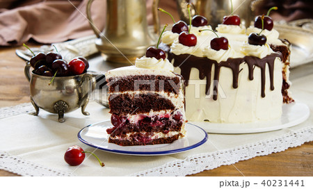Black forest cake, Schwarzwalder Kirschtorte 40231441