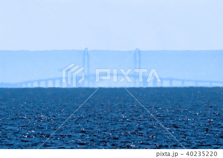 蜃気楼で変化する新湊大橋（その1） 40235220