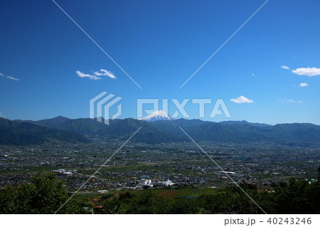 甲府盆地と富士山 40243246
