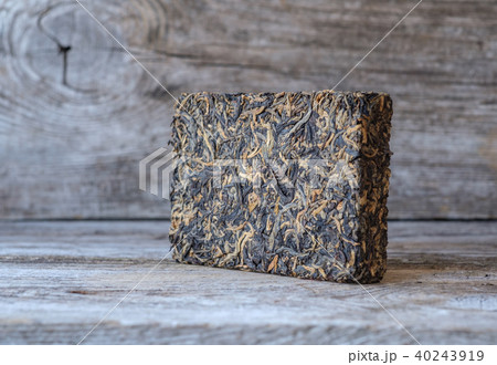 Chinese pressed red tea Dian Hong  40243919