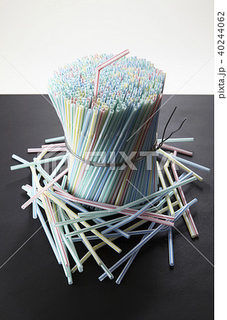 プラスチックのストロー 40244062
