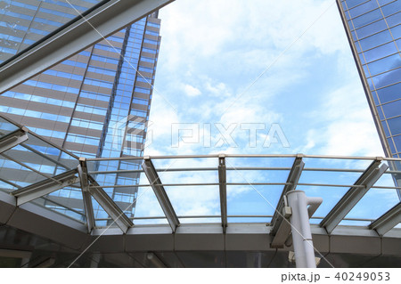 都市風景（東京都、品川駅、秋） 40249053