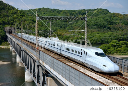 山陽新幹線n700系7000番台s18編成さくらの写真素材