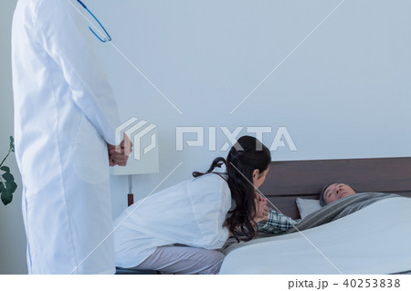 在宅介護、老人ホーム 40253838