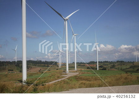 wind turbine clear blue sky Renewable electric sus 40256132