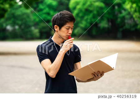 男性のコーチ 男性のコーチ 40256319