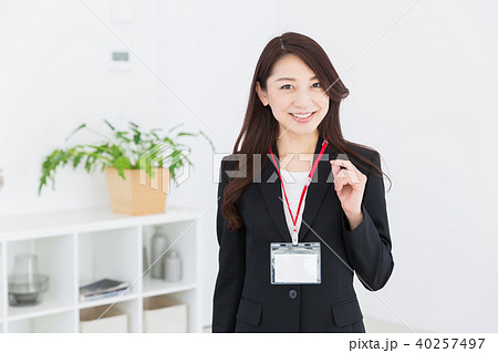 リラックスする女性　ビジネス 40257497