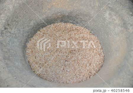 カンブロ村　棚田で取れた米 40258546