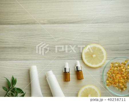 natural cosmetic skincare serum packaging 40258711