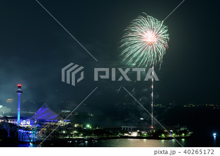 八景島シーパラダイス打上花火の写真素材