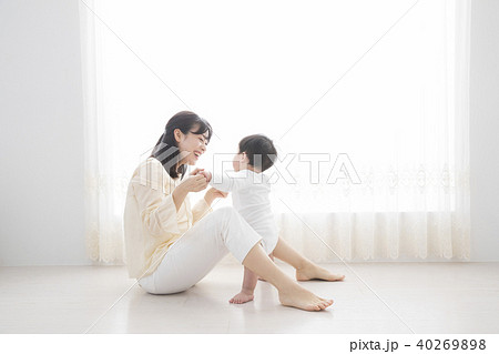 よちよち歩き 40269898