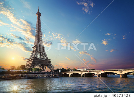 Bridge Iena in Paris 40273428