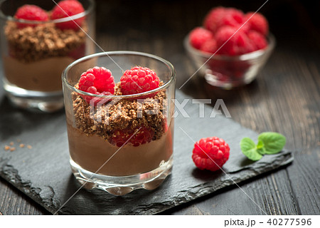 Chocolate dessert with raspberries Chocolate dessert with raspberries 40277596