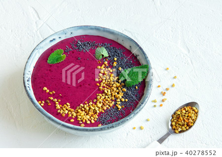 Acai smoothie bowl 40278552