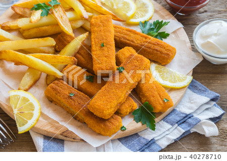 Fried Fish Sticks with French Fries Fried Fish Sticks with French Fries 40278710