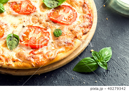 Pizza Margherita Pizza Margherita 40279342