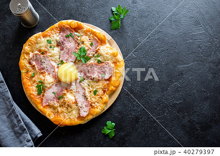 Pizza Carbonara Pizza Carbonara 40279397