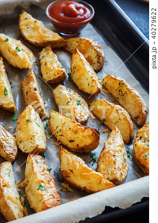 Baked potato wedges 40279622