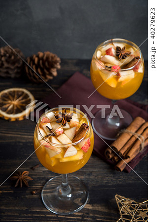 Sangria, apple cider, punch 40279623