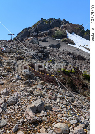 安達太良山の山頂付近から見た山頂 安達太良山の山頂付近から見た山頂 40279855