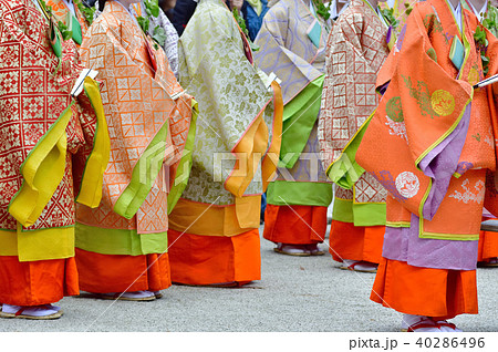 葵祭　斎王代以下女人列御禊神事 40286496
