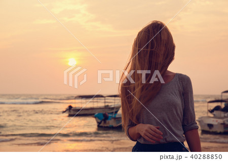 Girl on the beach 40288850
