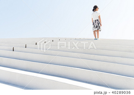 少女　寂しい　一人 40289036