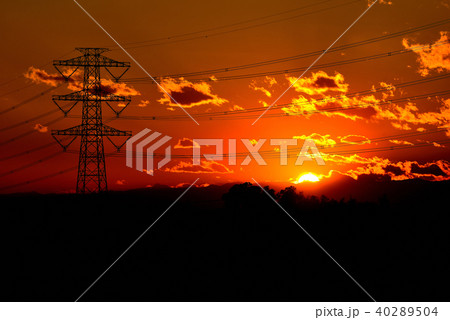 夕陽の送電鉄塔 夕陽の送電鉄塔 40289504