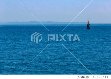 兵庫県神戸市、垂水区の海岸からの海の風景。 40290614