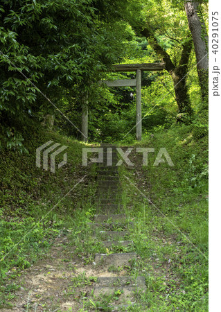 未だに残る廃仏毀釈の傷跡 40291075