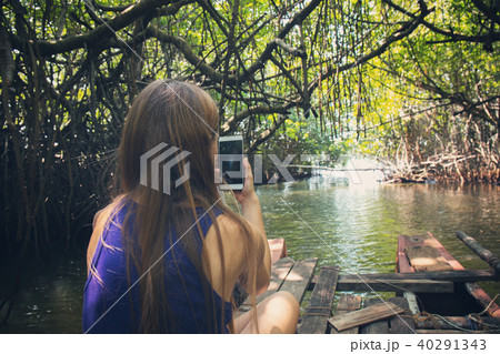 takes pictures of the lagoon takes pictures of the lagoon 40291343